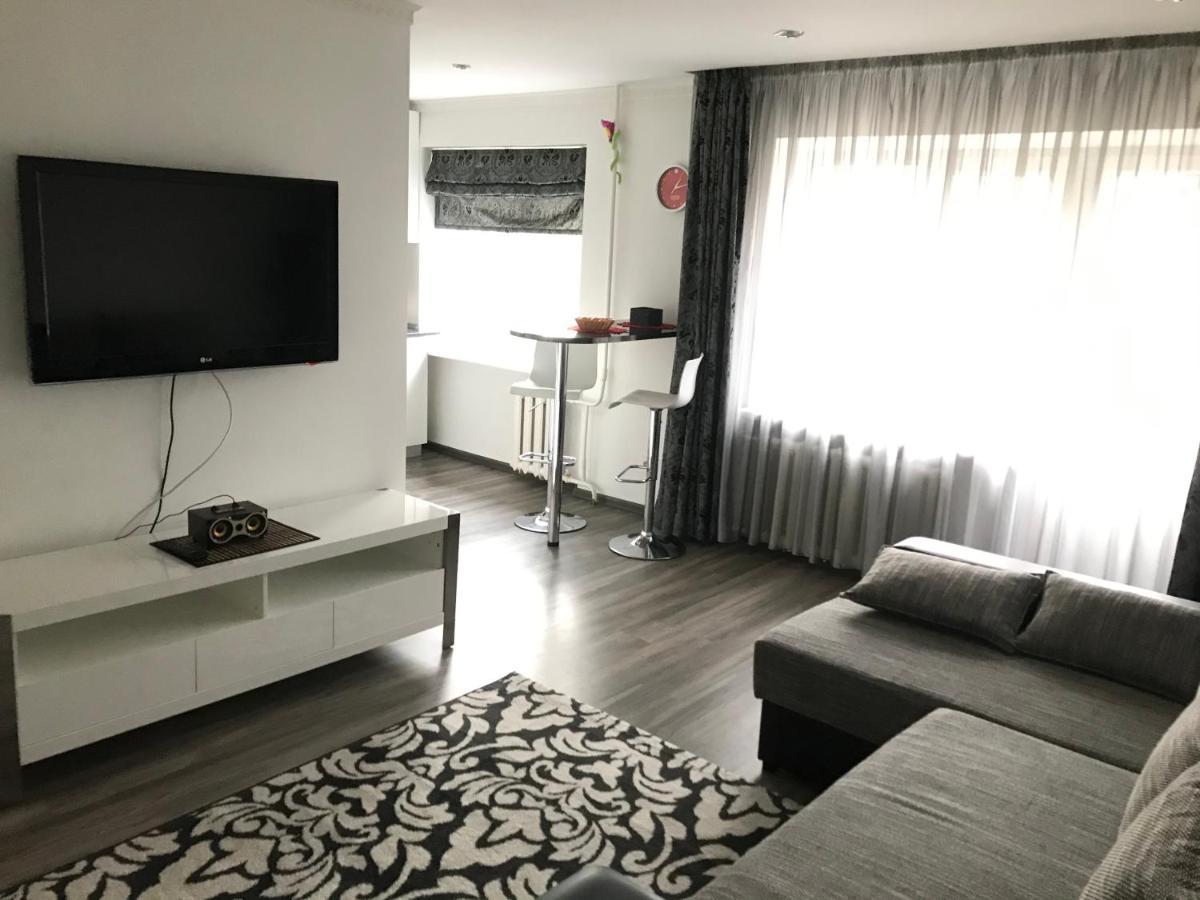 Fine Apartment 叶尔加瓦 外观 照片