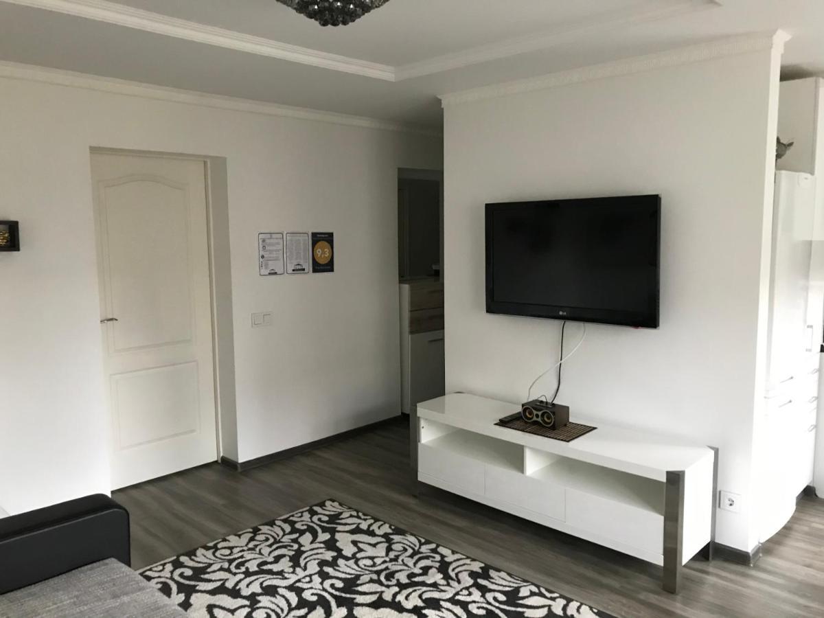 Fine Apartment 叶尔加瓦 外观 照片