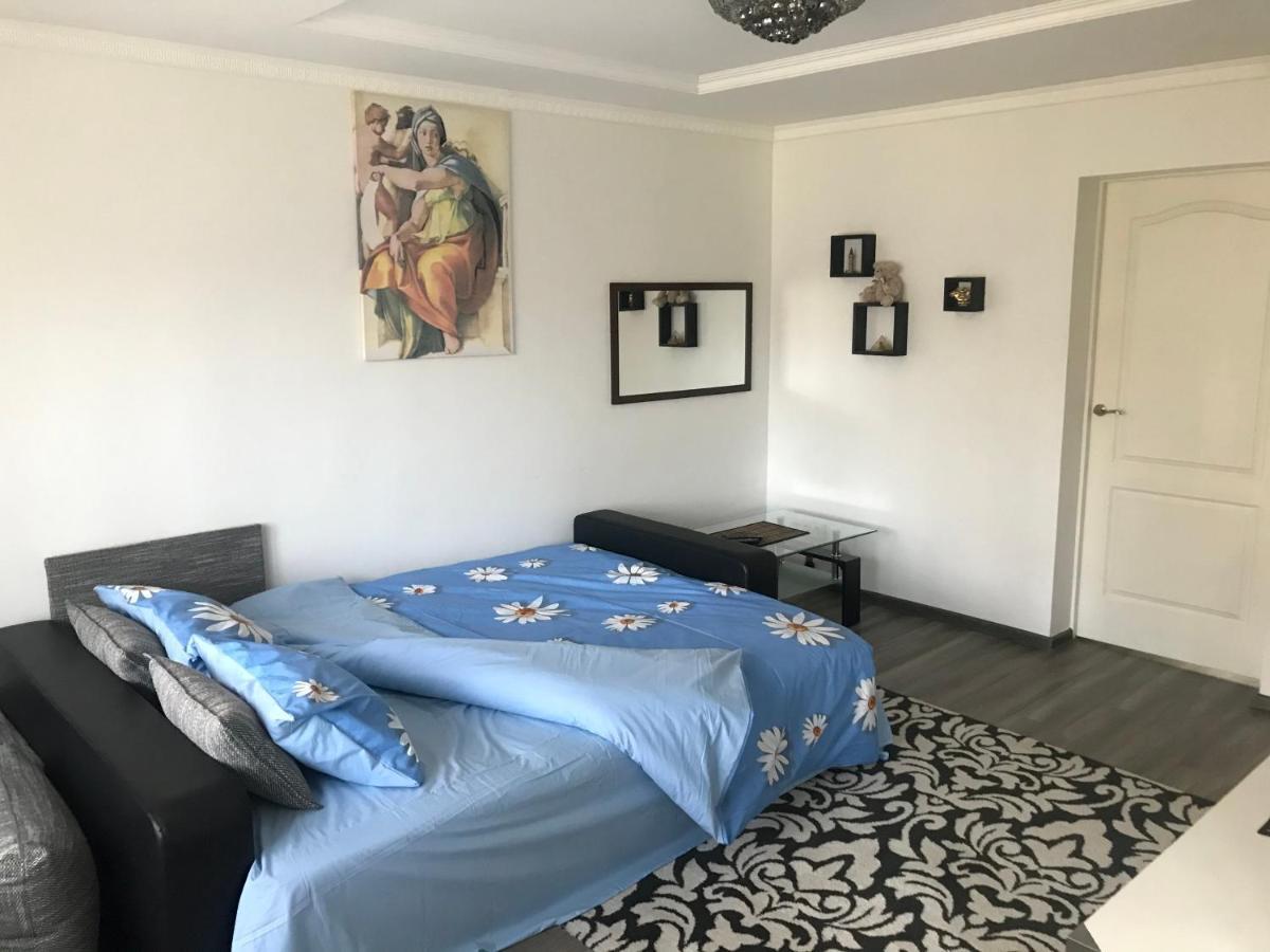 Fine Apartment 叶尔加瓦 外观 照片