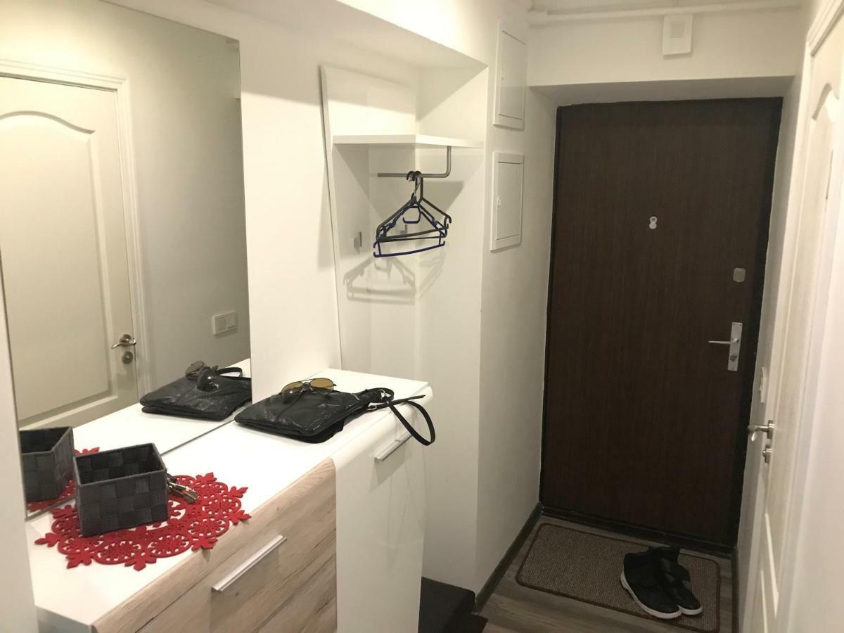 Fine Apartment 叶尔加瓦 外观 照片